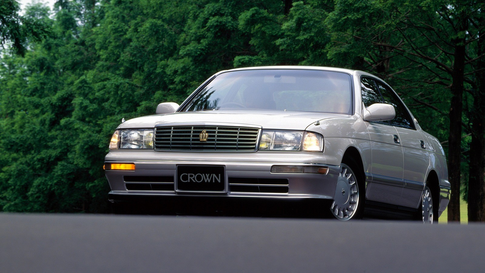 Toyota Crown 140 фото