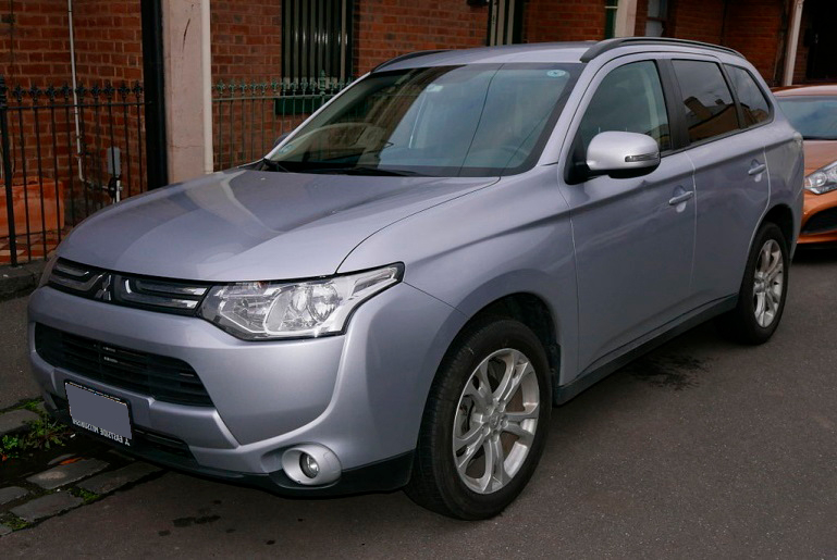 Mitsubishi Outlander фото