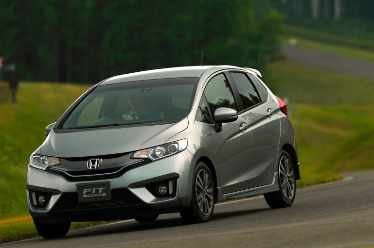 Honda Fit гибрид авто