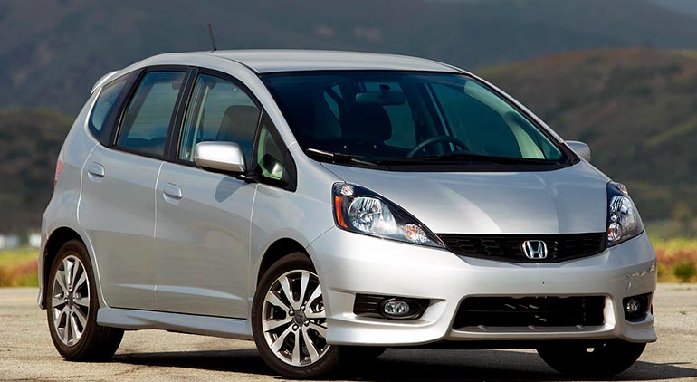 экономичный японский автомобиль Honda Fit