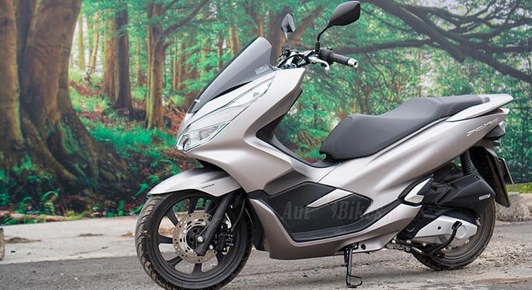 скутер Honda PCX150 для начинающих