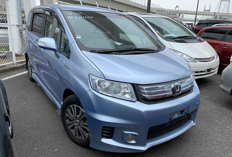 Honda Freed Spike фото