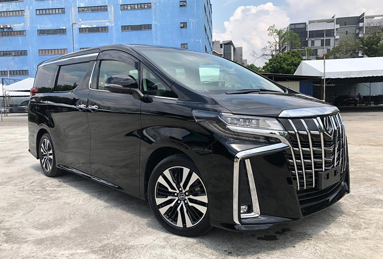 Toyota Alphard фото