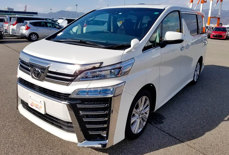 Toyota Vellfire фото