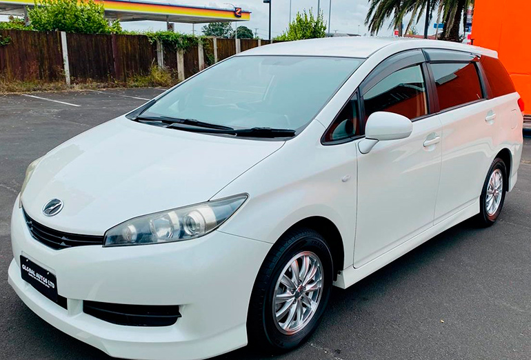 Toyota Wish фото