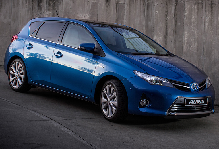 Toyota Auris фото