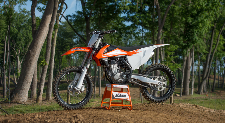 Вот так выглядит один из лучших кроссовых мото на 450 кубиков - KTM 450SF-X