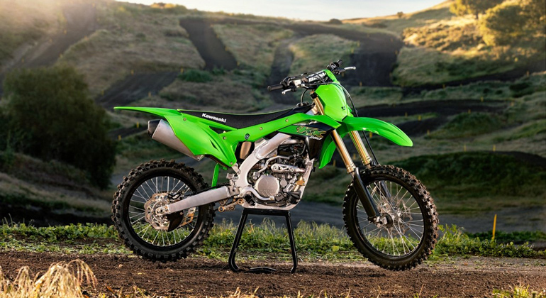 Одних из самых неоднозначных кроссовых мотоциклов в нашем рейтинге - кросс Kawasaki KX450F